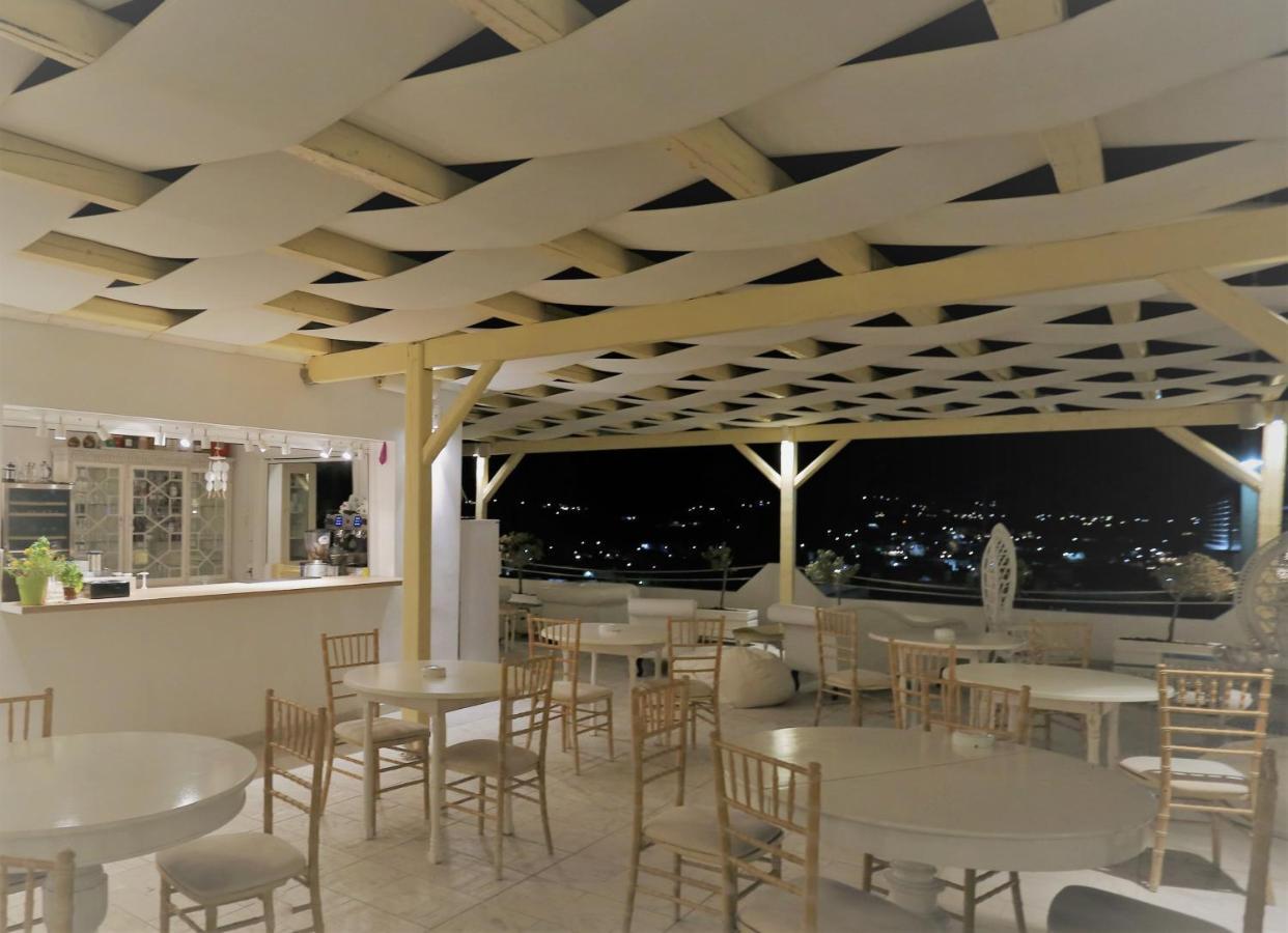 怀特套房酒店 阿达玛斯 外观 照片